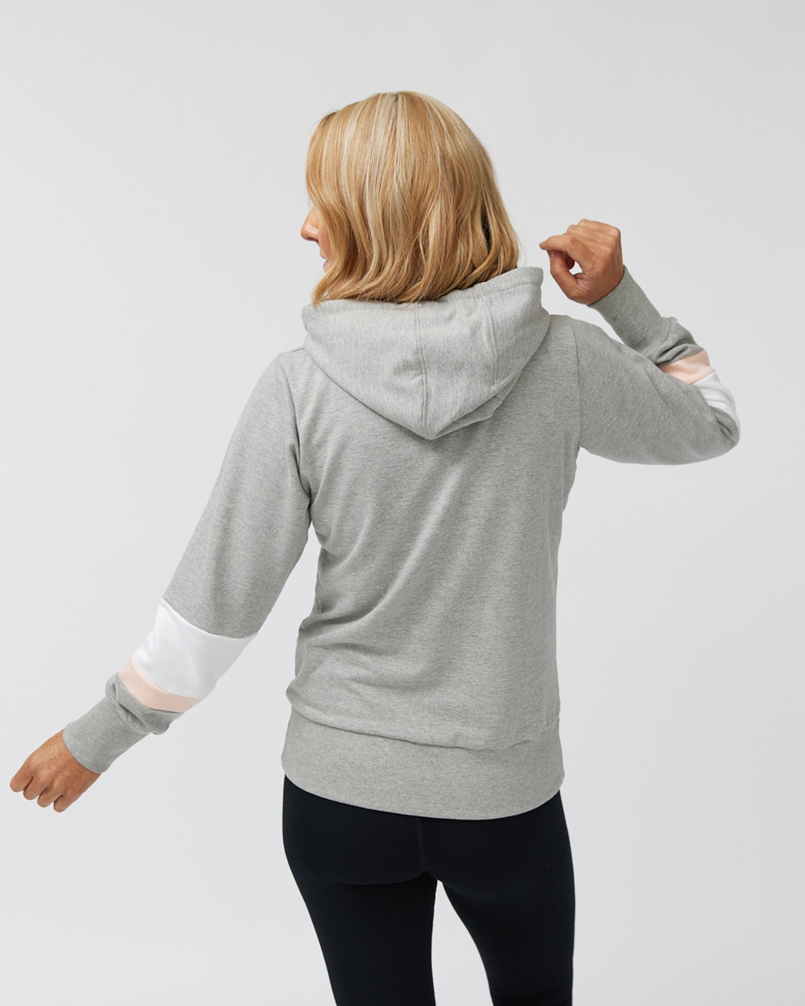 Emboss Logo Hoodie Hoodie Avila the label 